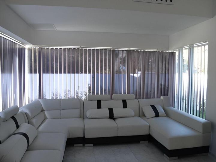 Volets battants et roulants Fayence